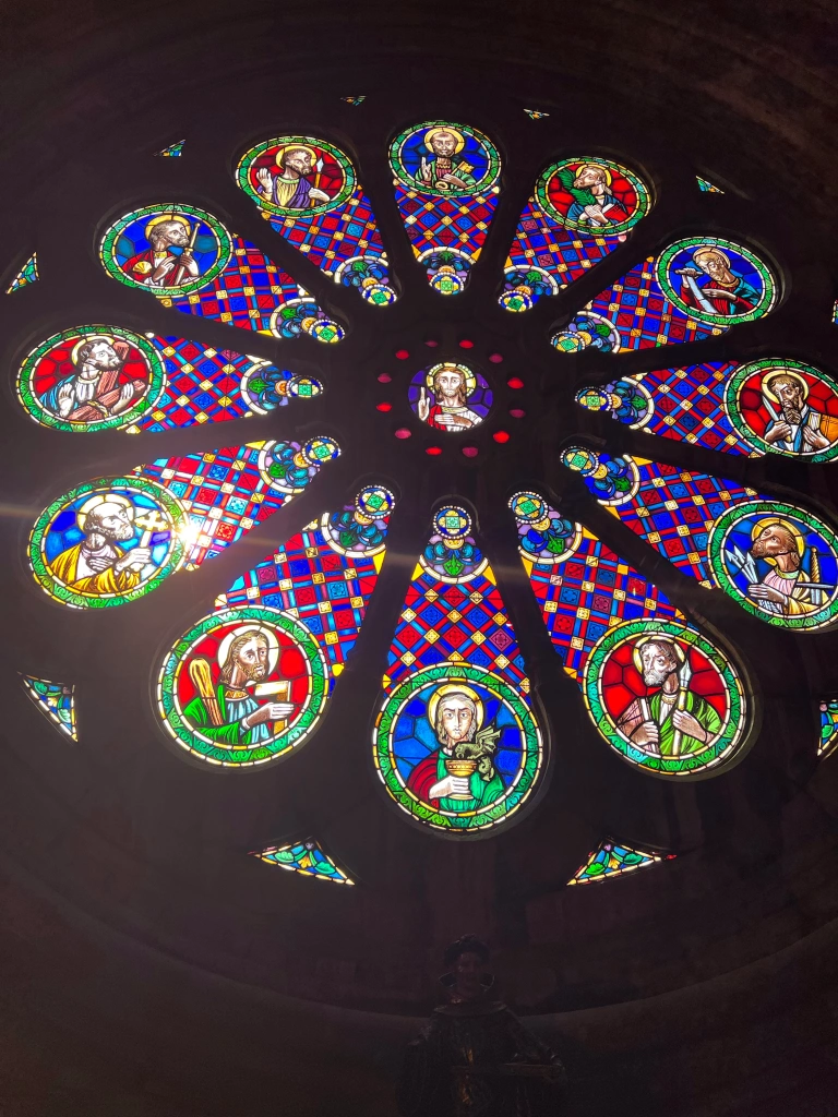 Lisbon's cathedral rose window with disciples