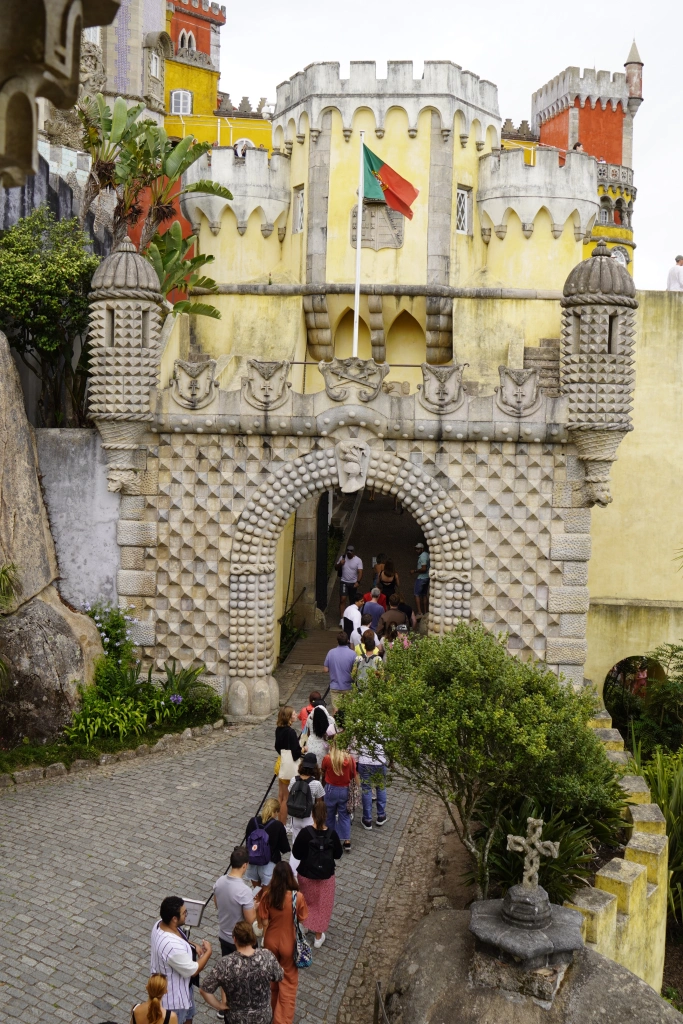 lines to enter the gate of the Pena Palace in Sintra