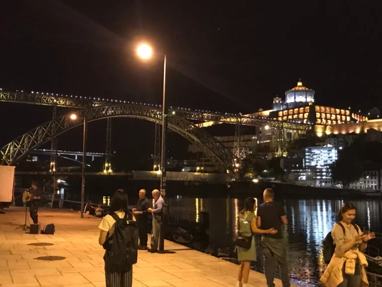 The Douro riverfront at night