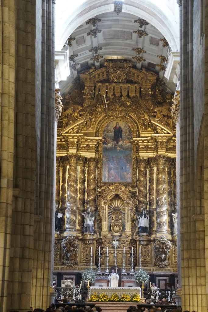 The altar of the cathedral at Porto