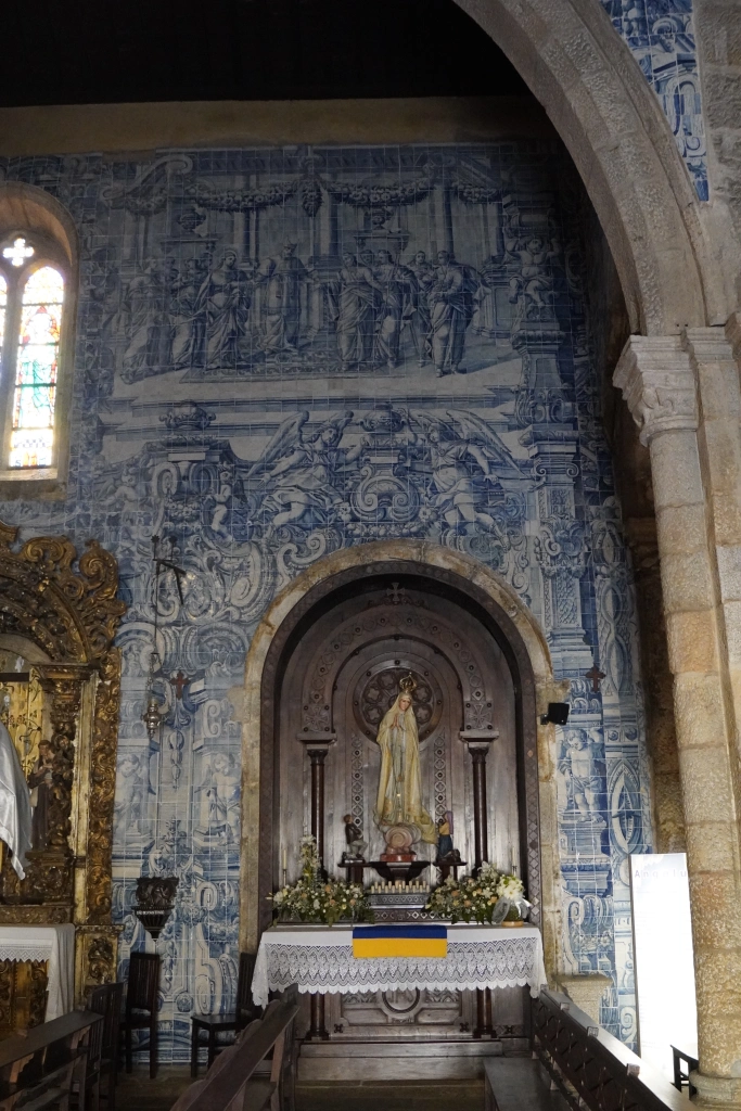 Azulejos tile pictures in Igreja Matriz de Santa Maria Major in Barcelos