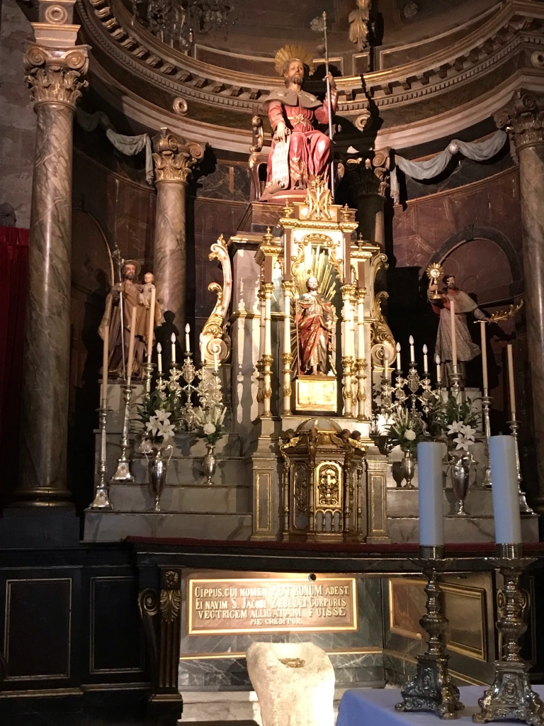 Altar of the Iglesia de Santiago in Padron