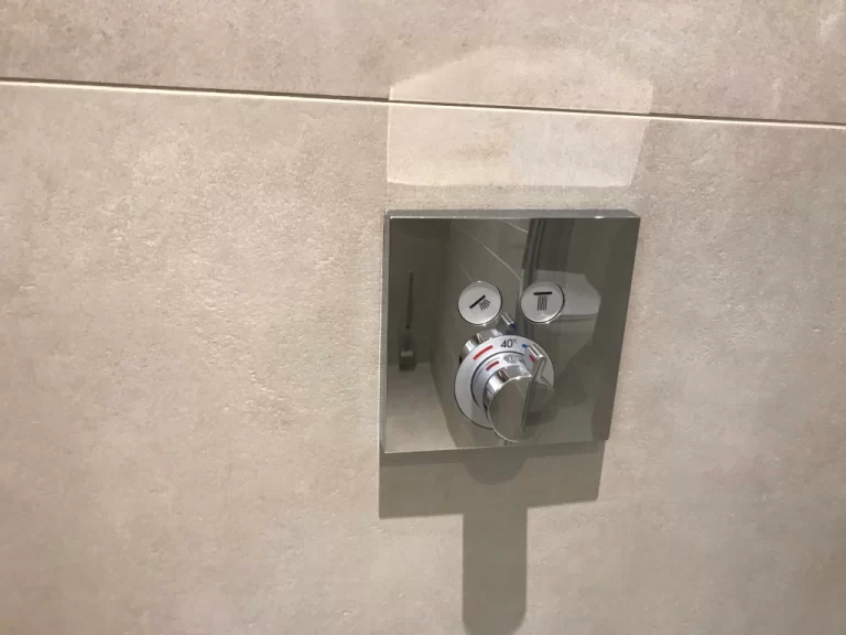 shower controls in Mainz hotel